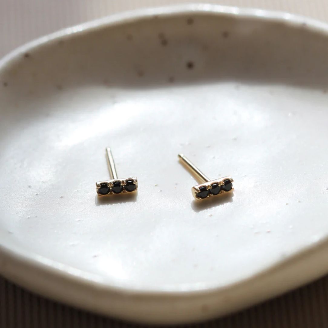 BO barres or jaune 10K + 3 spinelles noires - Boutique Articho