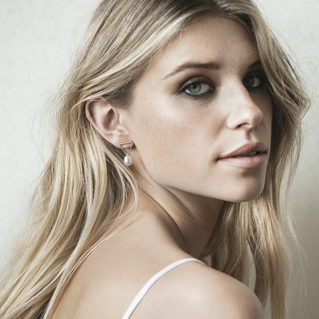 Boucles d'oreilles tube doré + perle baroque - Boutique Articho